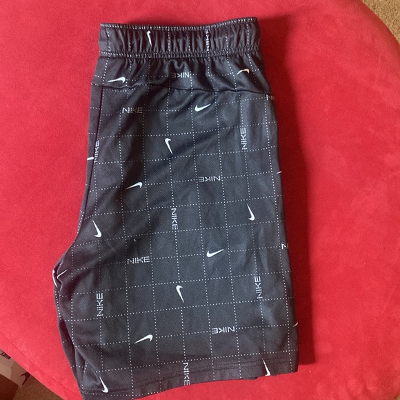 Nike Dri-Fit Athletic Shorts - Picture 4 of 6